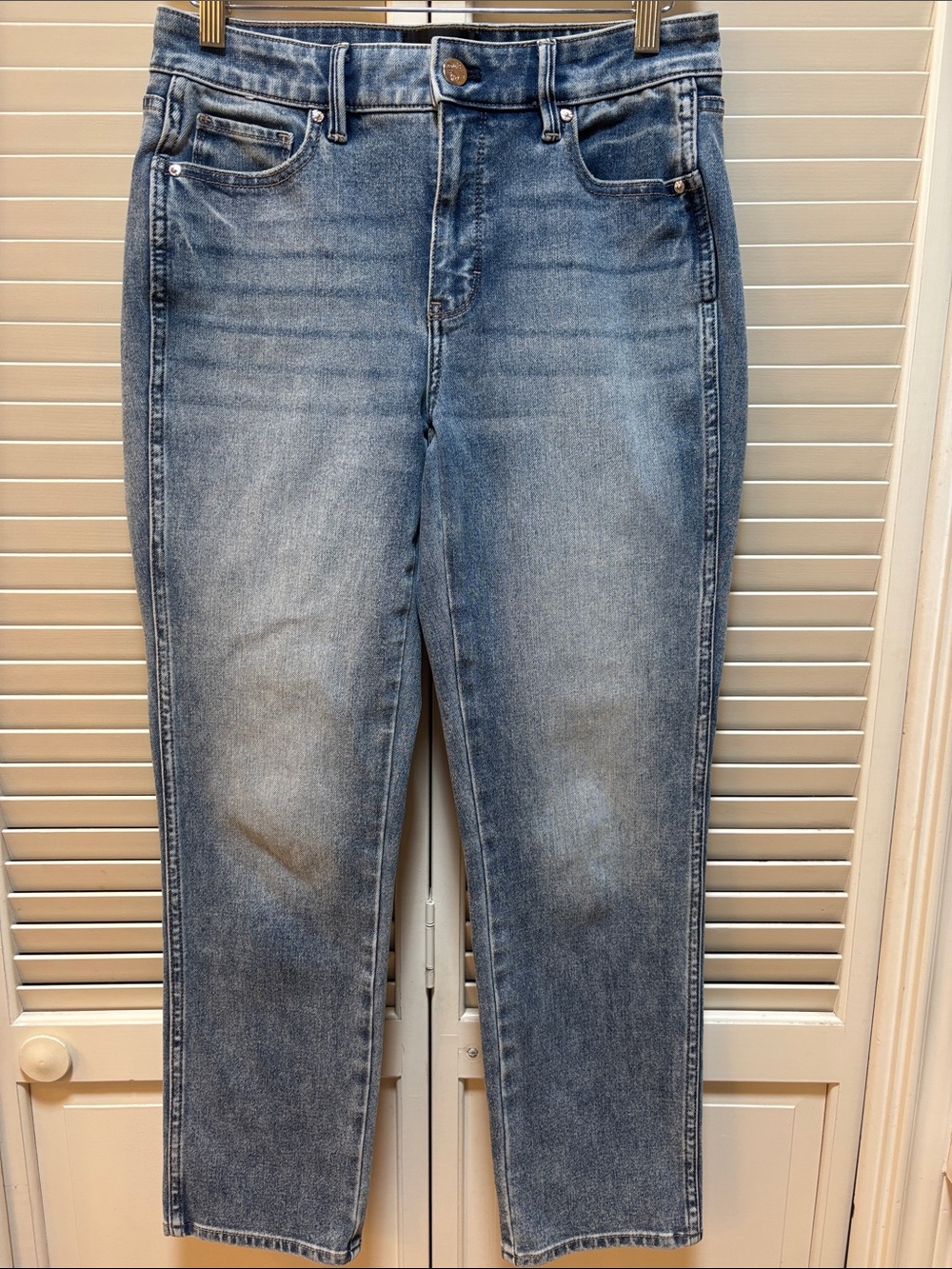 White House Black Market Women's Straight Leg Jeans in Medium Blue Wash